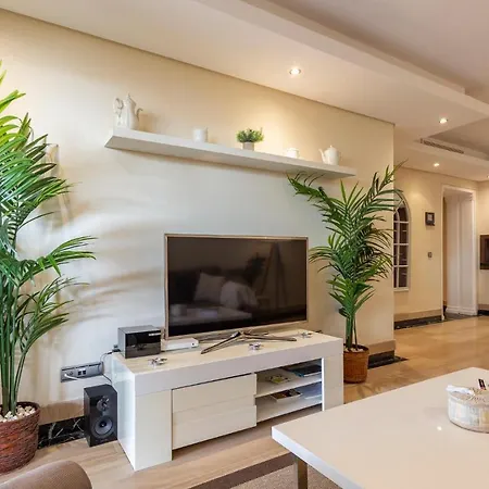Awesome In With Sauna, Wifi And 2 Bedrooms *
